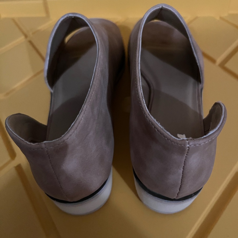 Like new, worn twice, purchased from macys - Picture 4 of 5
